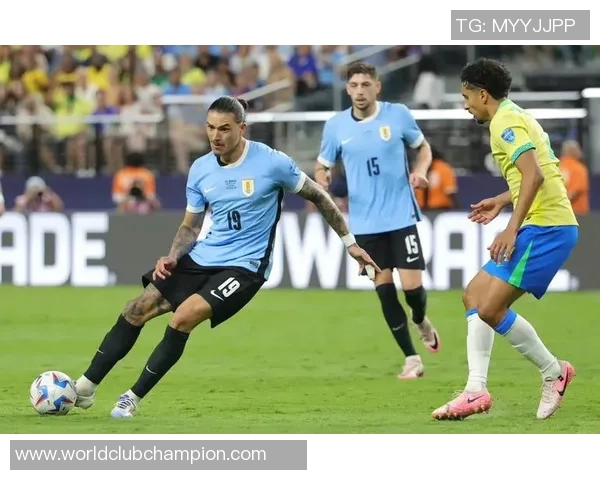 努涅斯在赛场上的精彩表现引发球迷热议与期待的未来发展之路