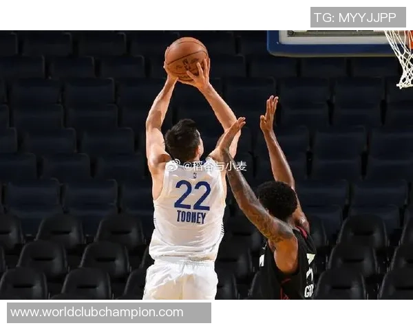 勇士与热火在2018夏季联赛中的激烈对决与精彩瞬间回顾